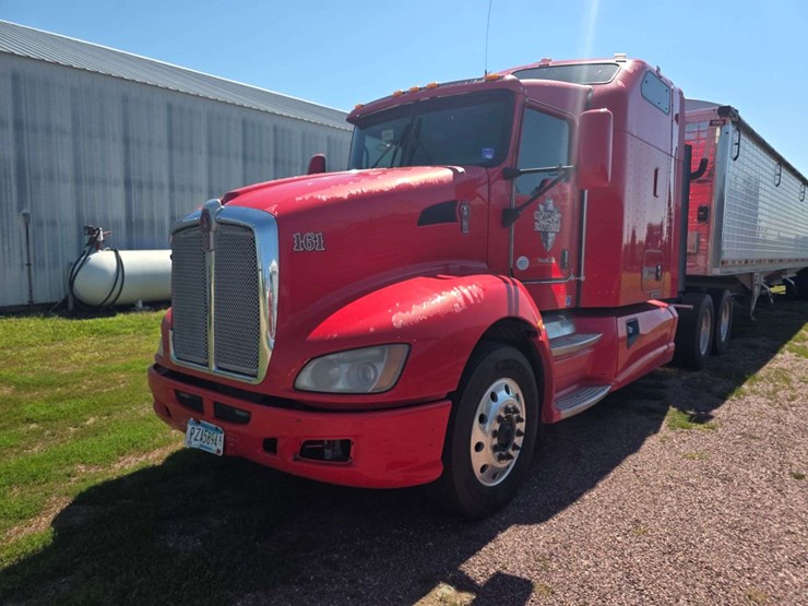 2013-kenworth-t660-image-3