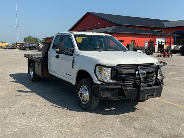2017-ford-f350-xl-image-11