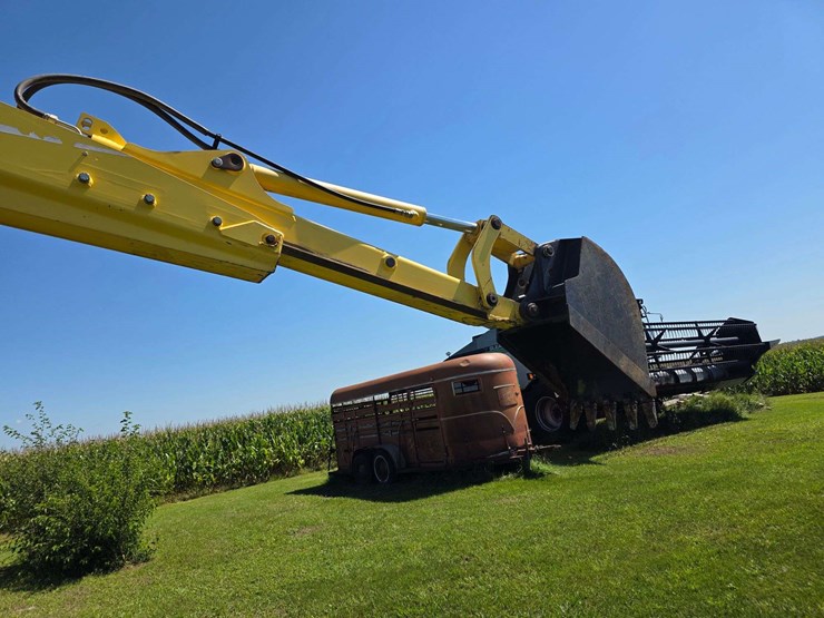 new-holland-lb75-image-60
