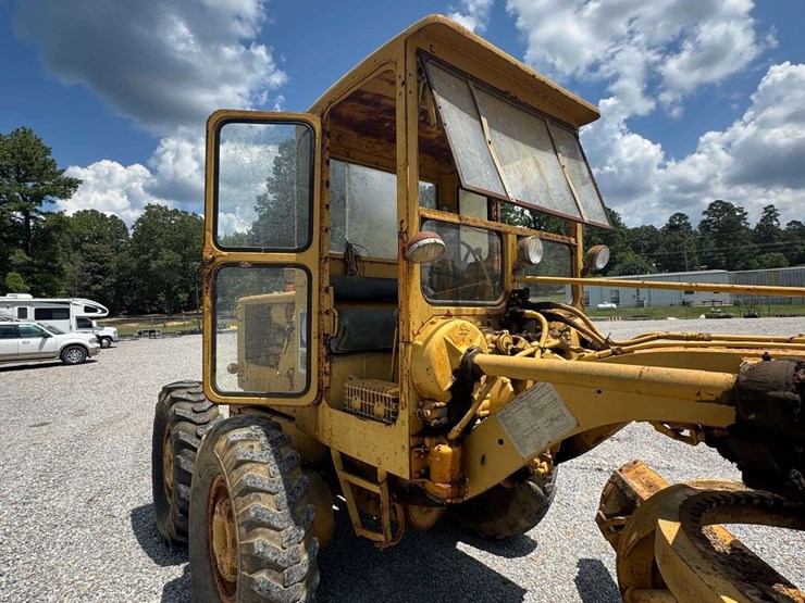 caterpillar-120-image-41