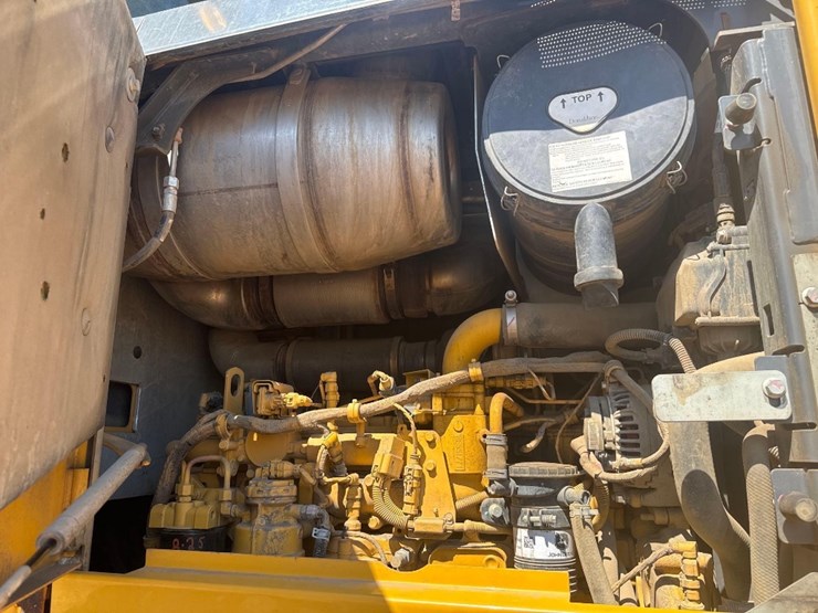2016-deere-624k-image-15