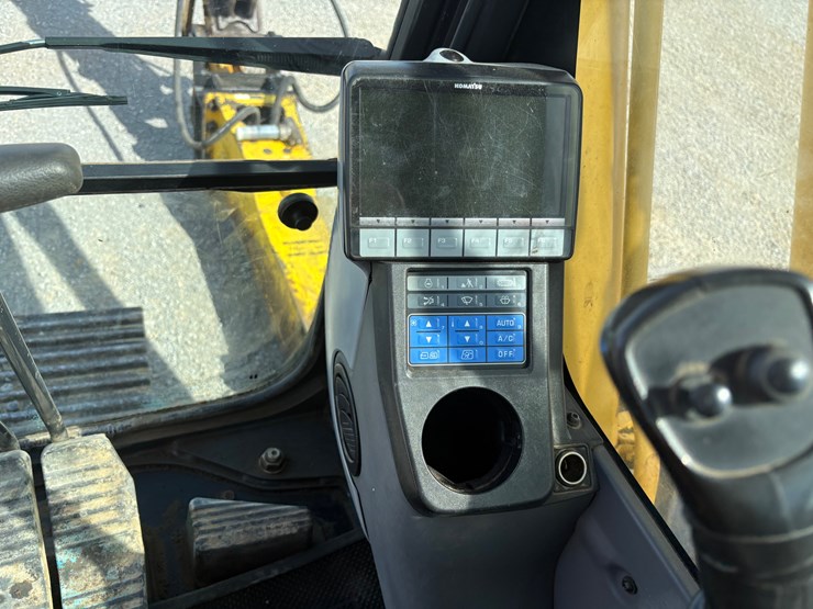 2010-komatsu-pc200-lc-8-image-21