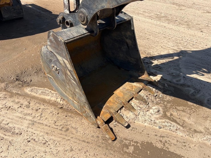 2015-takeuchi-tb290-image-19