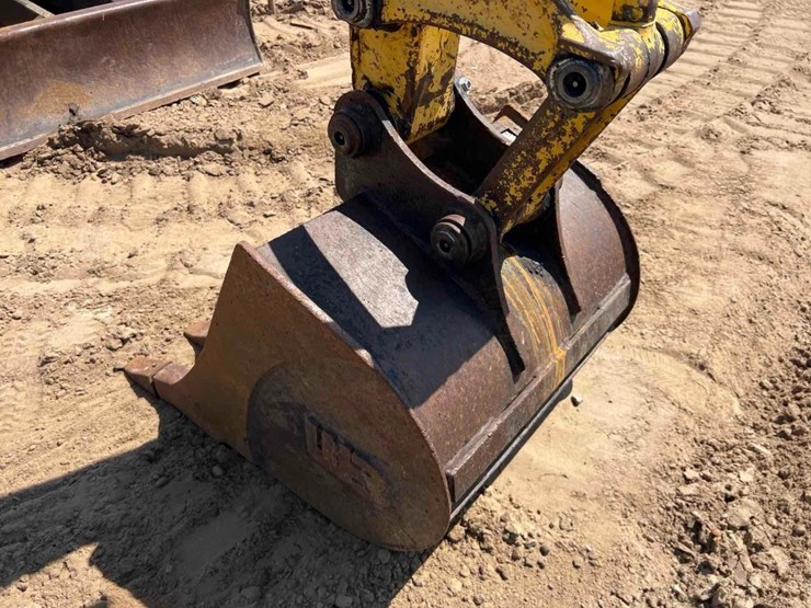 2015-komatsu-pc35-image-24