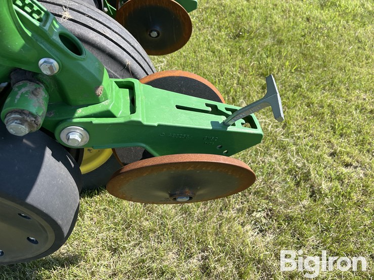 2018-john-deere-1765-image-15