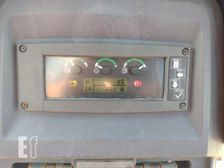 2022-deere-450k-image-7