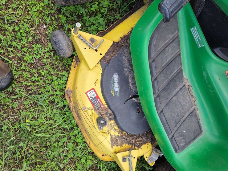 john-deere-320-image-6