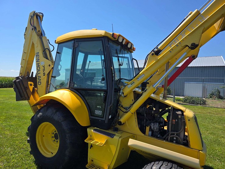 new-holland-lb75-image-67