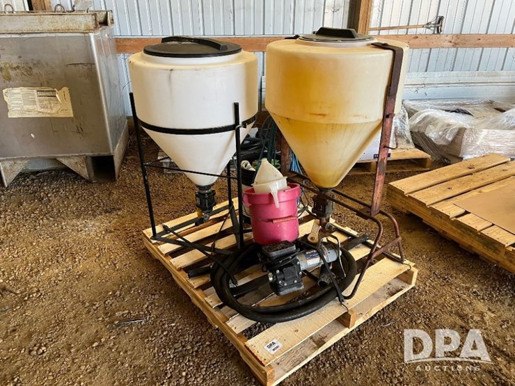 (2)-chemical-inductor-tanks-and-pump-(jn2701)-image-1