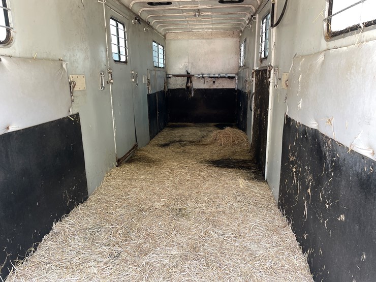 #6303-•-2003-hawk-horse-trailer,-(sells-with-paperwork-to-obtain-title-from-dmv)-image-26