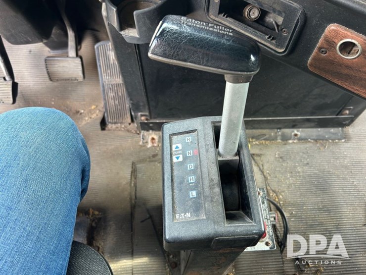 2000-freightliner-dry-tender-truck-(mn1096,-unit-369)-image-23