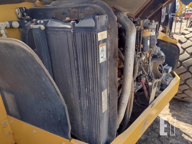 2017-caterpillar-tl1055d-image-27