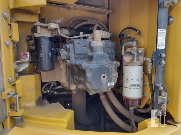 2011-komatsu-pc228us-lc-8-image-43