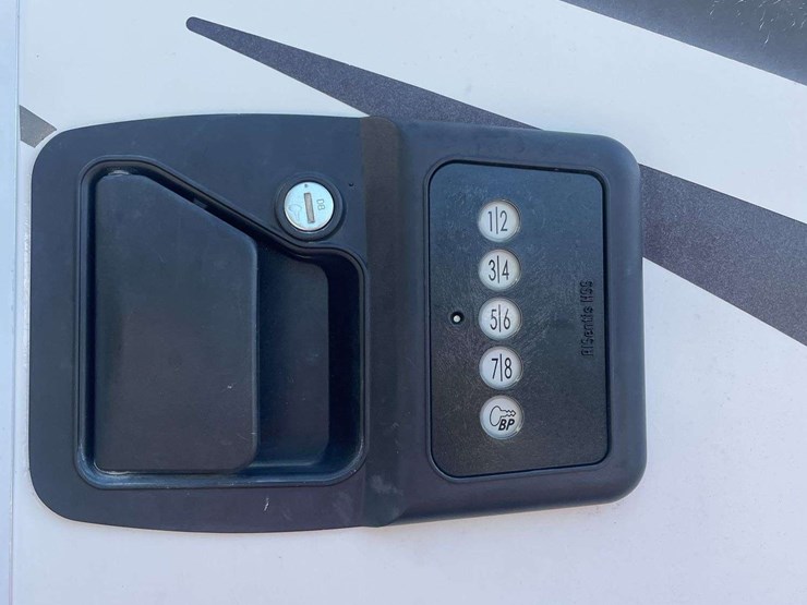 2010-ford-e450-image-11
