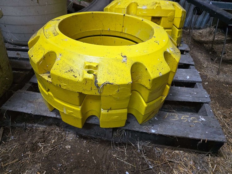 (2)-john-deere-rear-wheel-weights,-205kg,-part-#-in-photos-image-1