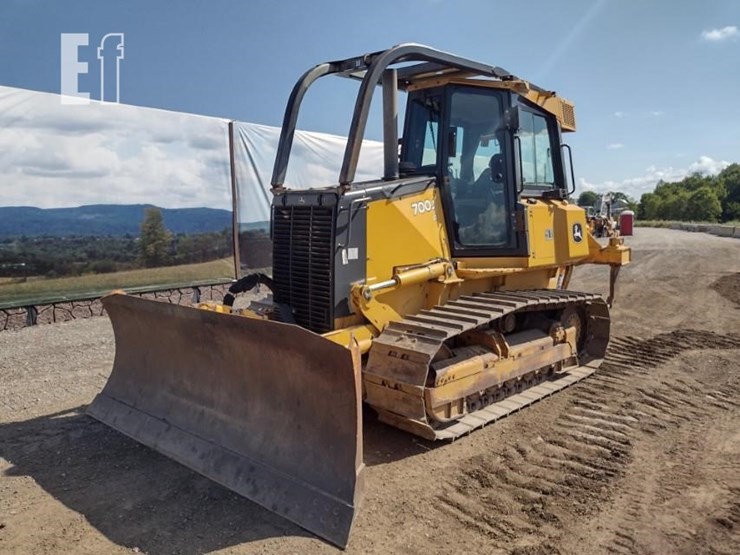 2012-deere-700j-lt-image-45