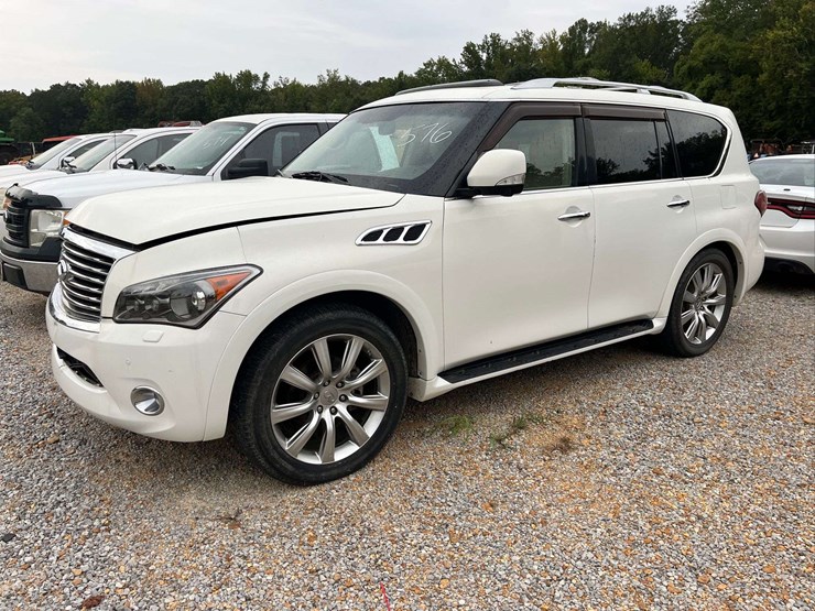 2012-infiniti-qx56-image-1