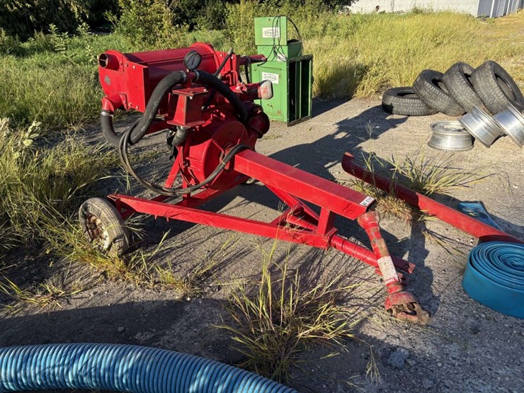van-dale-liquid-manure-pump,-hydraulic,-self-priming,-540-pto,-on-2-wheel-cart,-15’x6”-suction-hose,-image-1