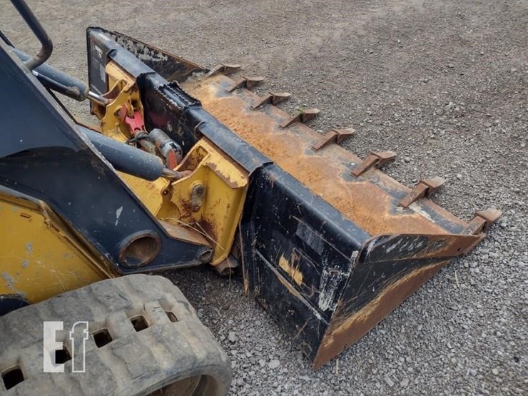 2020-deere-325g-image-17