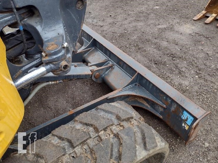 2022-deere-26g-image-22