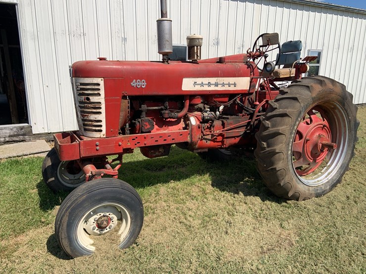 farmall-400-tractor-image-1