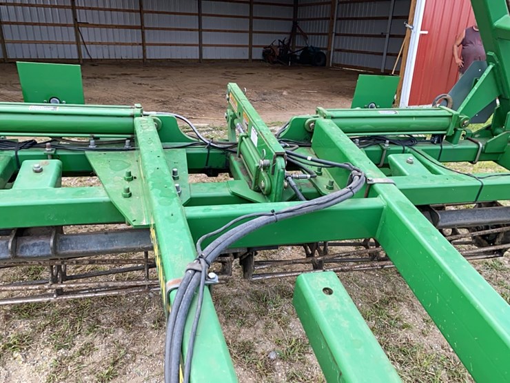 john-deere-200-image-9