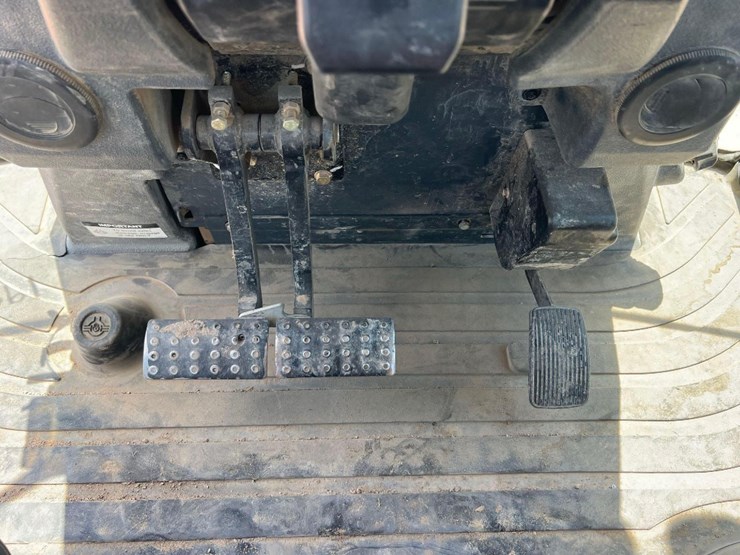 2012-deere-410k-image-37