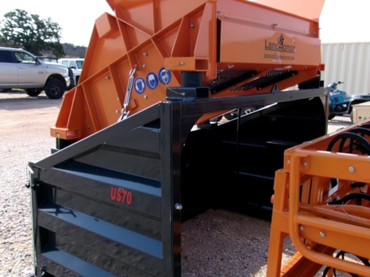 land-honor-shaker-screen-f/-skid-steer-image-1
