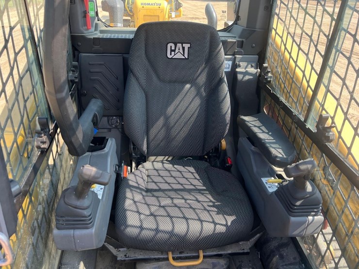 2024-caterpillar-255-skid-steer-image-26