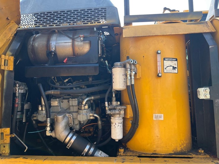 2018-deere-160g-lc-image-30