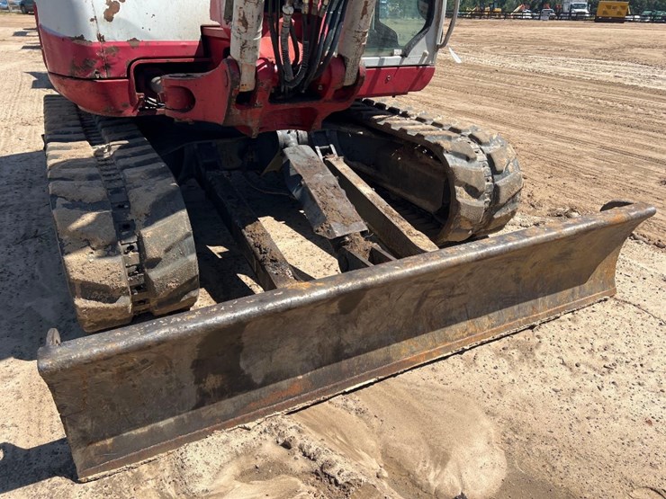 2015-takeuchi-tb290-image-26