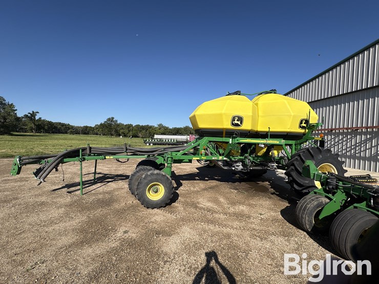 2009-john-deere-1910-image-8