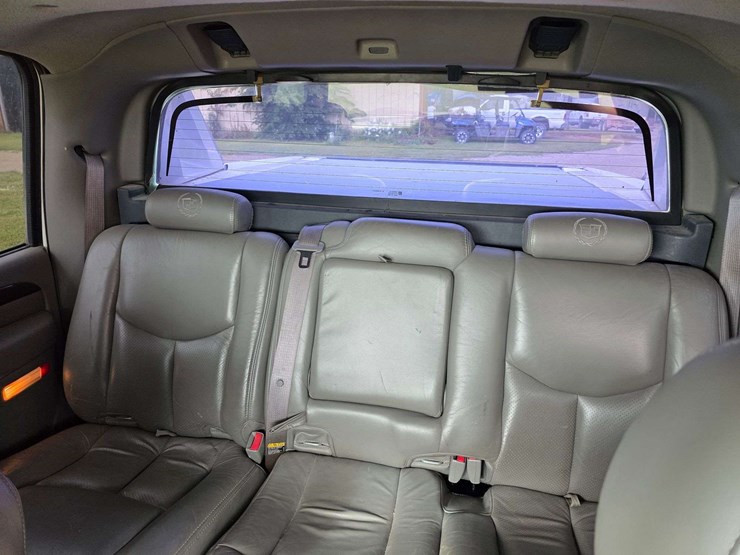 2003-cadillac-escalade-image-45