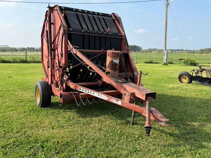 massey-ferguson-560-image-5