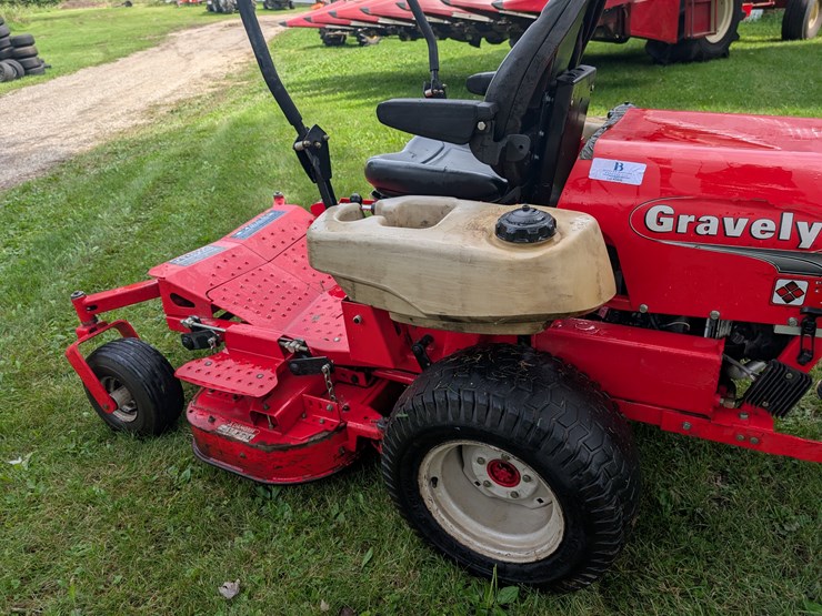 #2999-•-gravely-260-zero-turn-lawnmower-image-13
