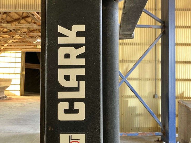 clark-gxp30-6000lbs-capacity-forklift-image-23