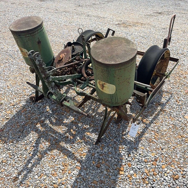 JOHN DEERE 2