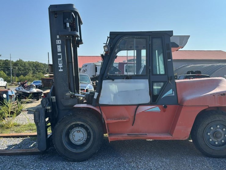 #165-•-2017-heli-americas-cpcd100-forklift-image-2