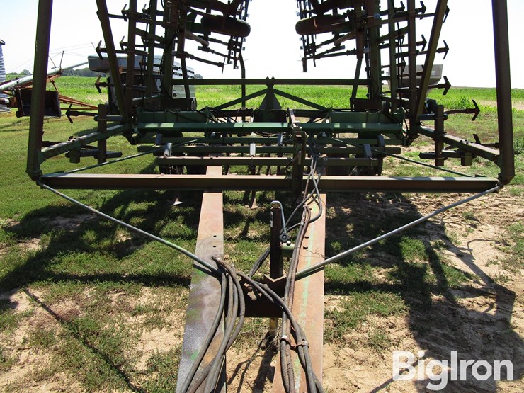 john-deere-1060-image-10