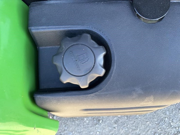john-deere-gator-image-32