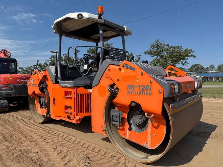 2016-hamm-hd+-120i-smooth-double-drum-roller-image-8