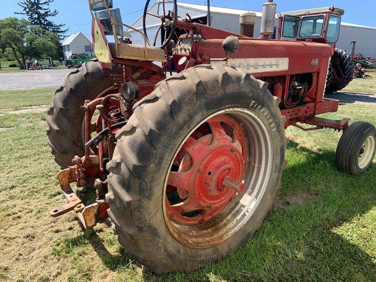farmall-400-tractor-image-11