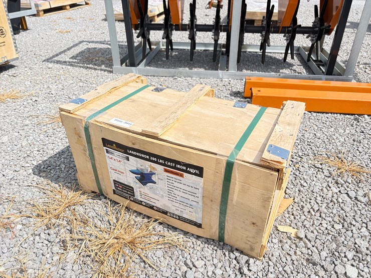 #28515-•-landhonor-200lb-cast-iron-anvil-image-1