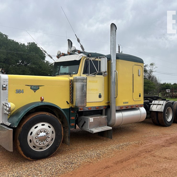 1990 PETERBILT 379