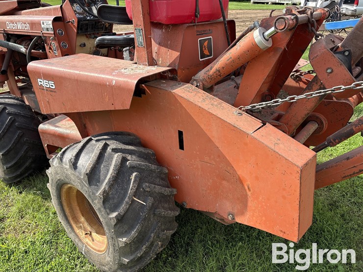 ditch-witch-r65-image-19