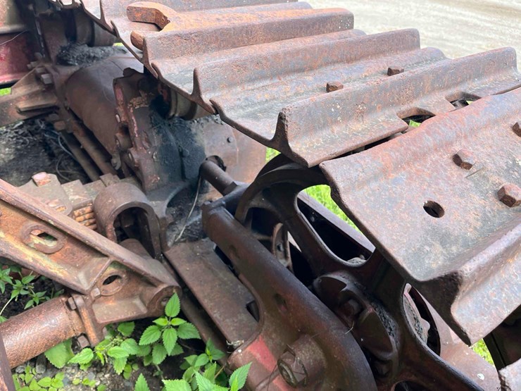 international-td14-crawler-image-26