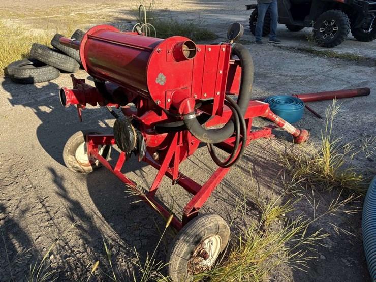 van-dale-liquid-manure-pump,-hydraulic,-self-priming,-540-pto,-on-2-wheel-cart,-15’x6”-suction-hose,-image-4