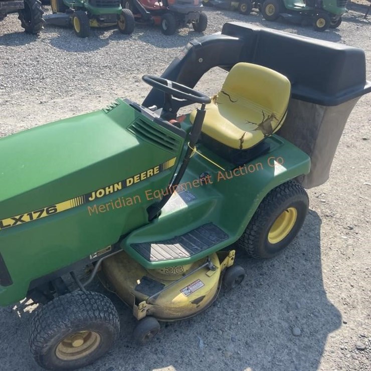 JOHN DEERE LX176