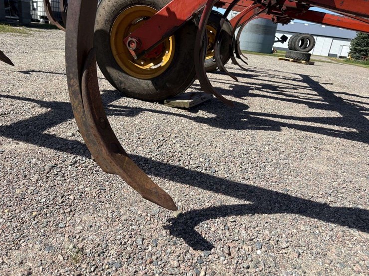 massey-ferguson-129-image-9