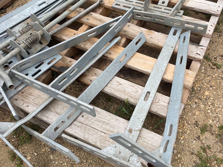 gate-feet-image-2